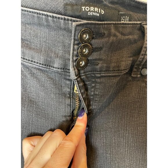 Torrid Denim Black Mid Rise Skinny Leg Cropped Jeans Size‎ 12 - Picture 6 of 10